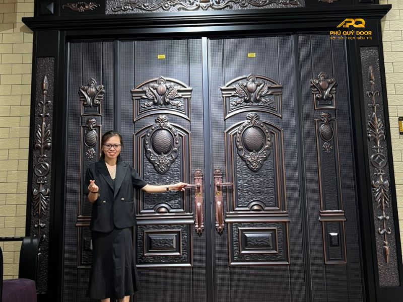 cách đặt mua cửa thép chính hãng tại Phú Quý Door