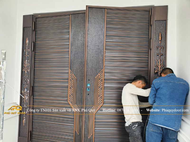 lưu ý lắp đặt cửa chính 2 cánh