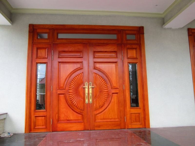 lưu ý lắp đặt cửa gỗ biệt thự