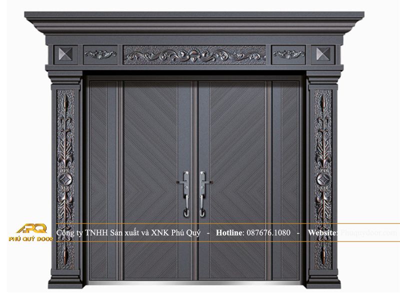 Cửa chính hiện đại kết hợp với phào cột cổ điển