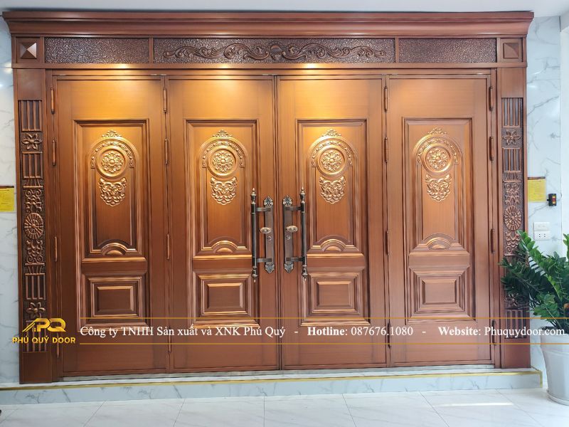 mẫu cửa chính 4 cánh đều đẹp của cửa thép Phú Quý