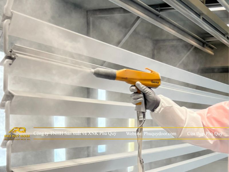 báo giá lắp đặt cửa thép sơn mạ điện